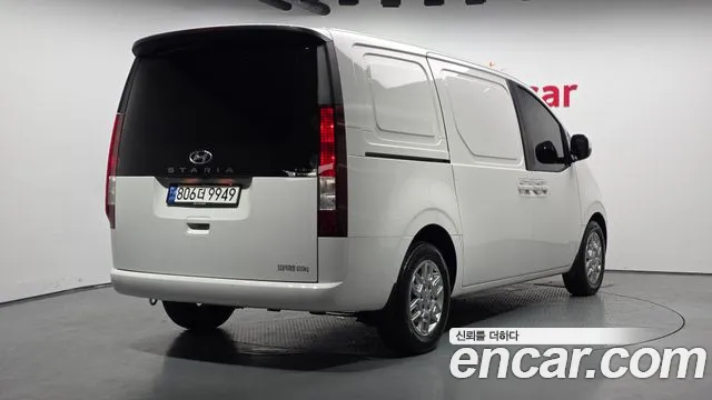 Hyundai Staria 2023 thumb 11