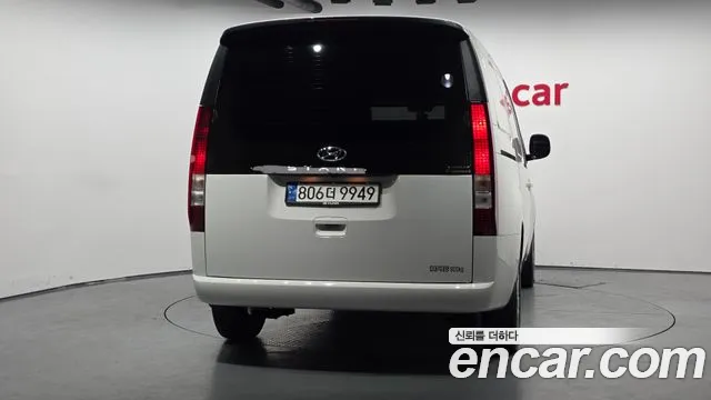 Hyundai Staria 2023 thumb 8