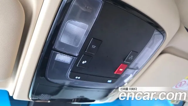 Hyundai Staria 2023 thumb 5