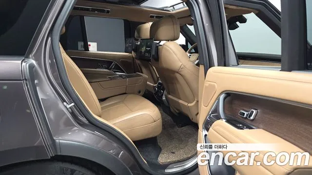 Land Rover Range Rover 2023 thumb 2