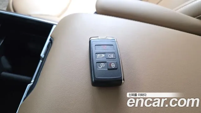 Land Rover Range Rover 2023 thumb 11