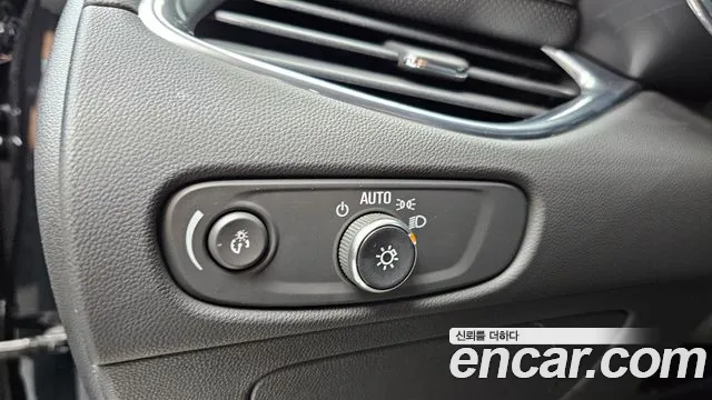 Chevrolet Malibu 2018 thumb 6