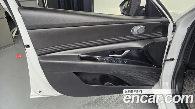 Hyundai Elantra 2020 thumb 2