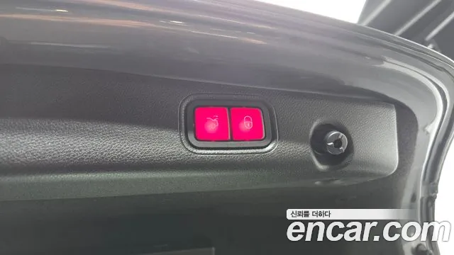 Mercedes-Benz E-Class 2017 thumb 8
