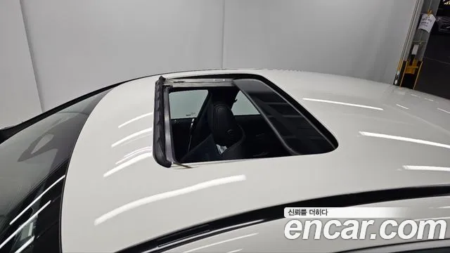 Mercedes-Benz AMG GT 2025 thumb 6