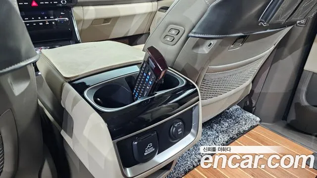Kia Carnival 2021 thumb 8