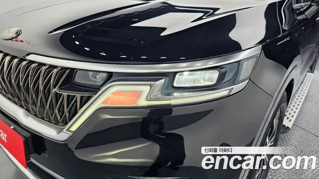 Kia Carnival 2021 thumb 10