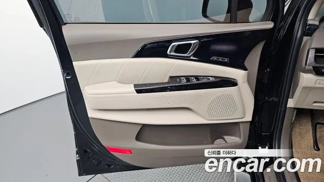 Kia Carnival 2021 thumb 4