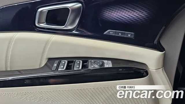 Kia Carnival 2021 thumb 5