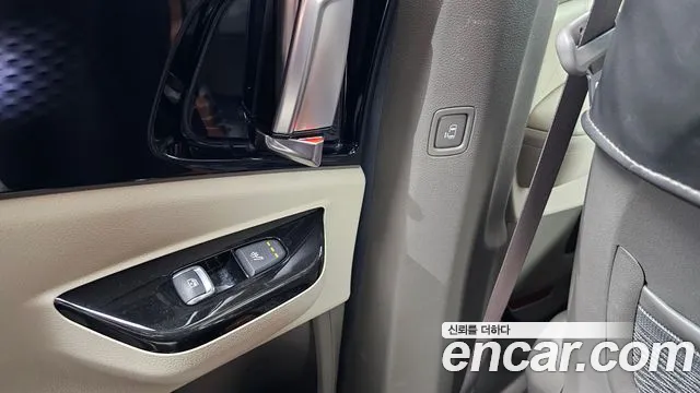 Kia Carnival 2021 thumb 11