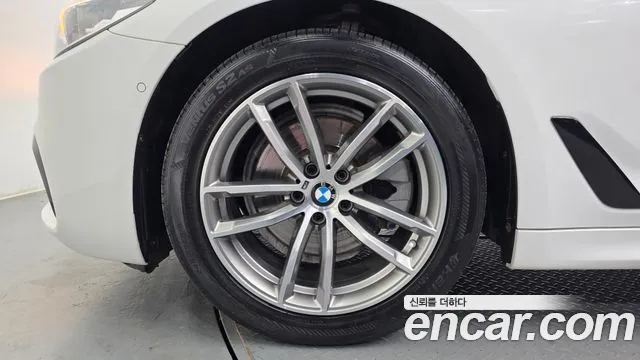 BMW 5 серии 2017 thumb 12
