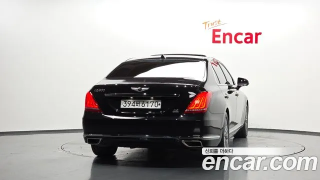 Genesis G90 2017 thumb 12