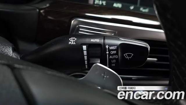 Genesis G90 2017 thumb 6