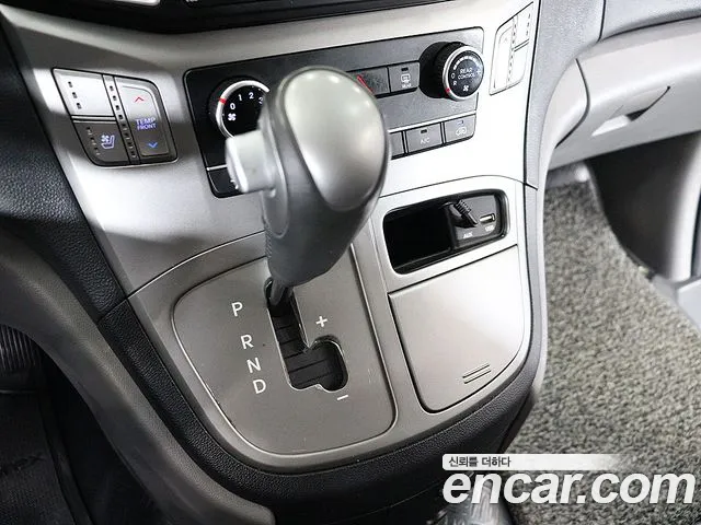 Hyundai Staria 2018 thumb 5