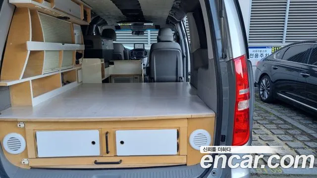 Hyundai Staria 2018 thumb 12