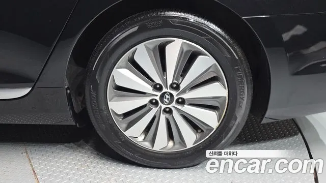 Hyundai Grandeur 2015 thumb 6