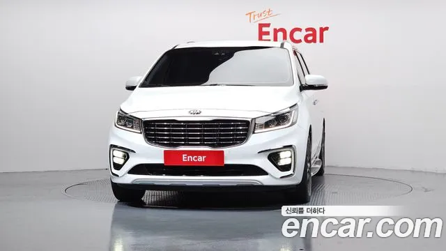 Kia Carnival 2019 thumb 2