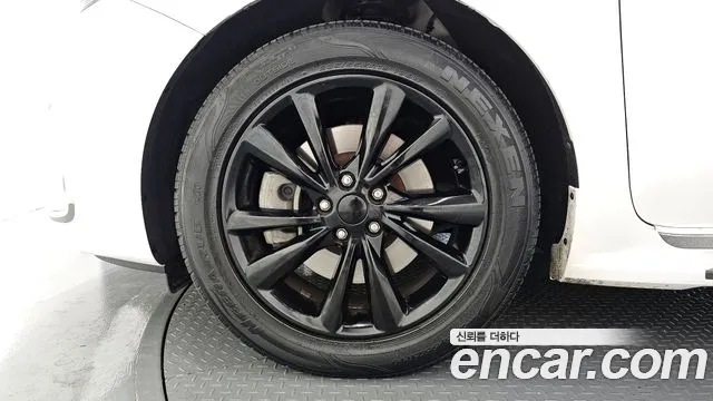 Kia Carnival 2019 thumb 9