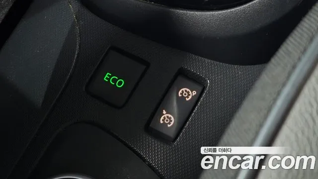 Renault QM3 2015 thumb 8