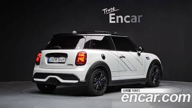 Mini Cooper S 2024 thumb 4