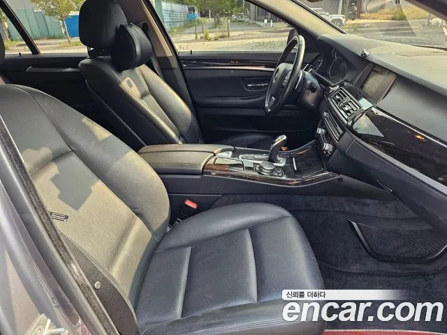 BMW 5 серии 2016 thumb 10