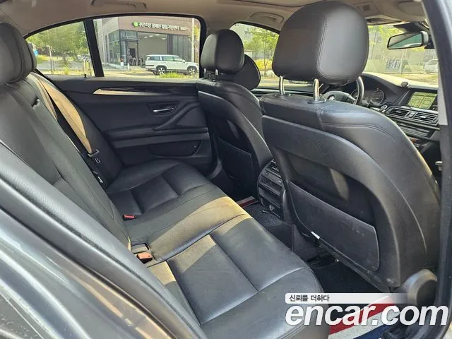 BMW 5 серии 2016 thumb 8