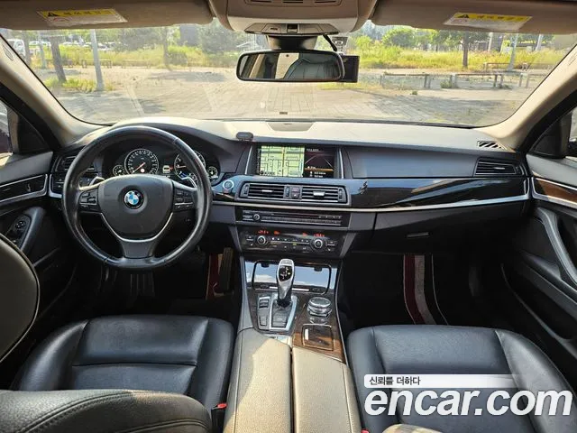 BMW 5 серии 2016 thumb 4