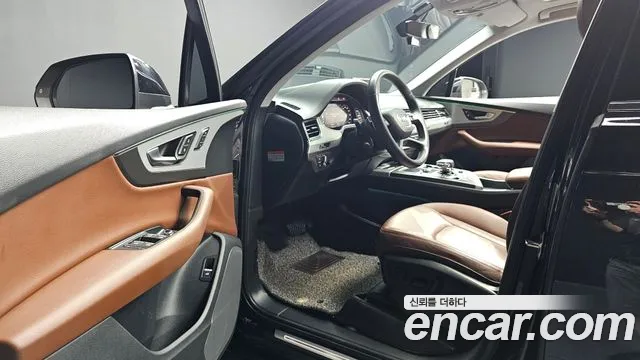 Audi Q7 2019 thumb 10