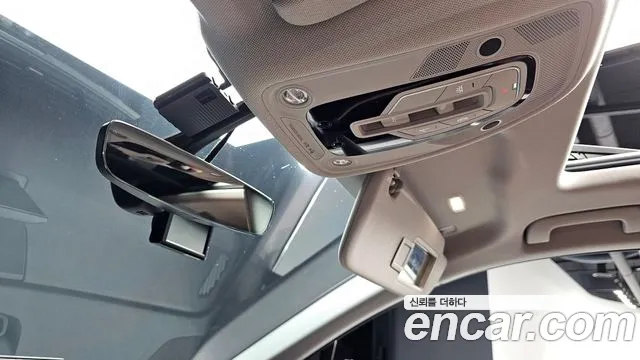 Audi Q7 2019 thumb 2