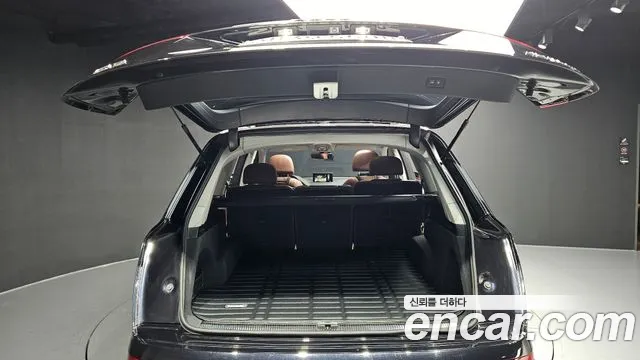 Audi Q7 2019 thumb 5