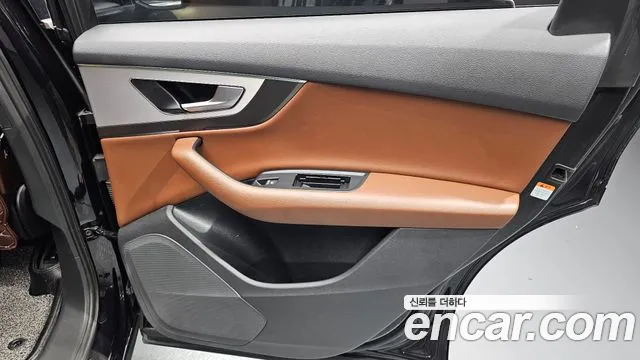 Audi Q7 2019 thumb 3