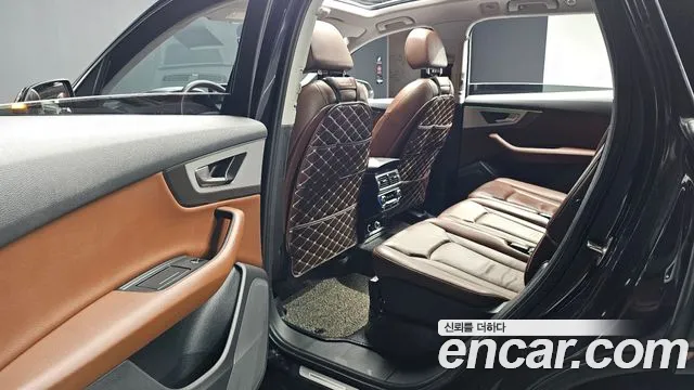 Audi Q7 2019 thumb 7