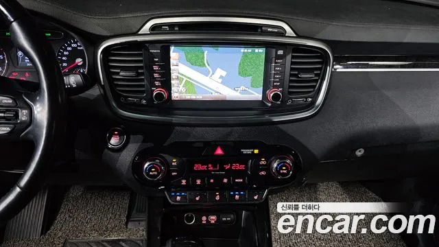 Kia Sorento 2016 thumb 10