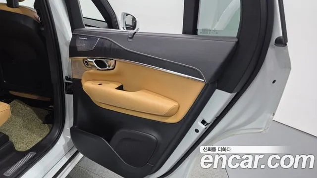 Volvo XC90 2021 thumb 9