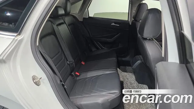 Volkswagen Jetta 2021 thumb 6