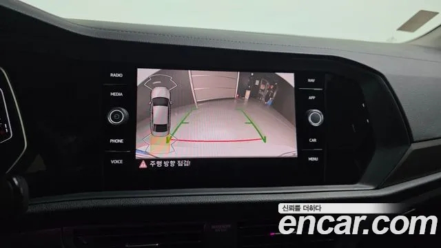 Volkswagen Jetta 2021 thumb 3