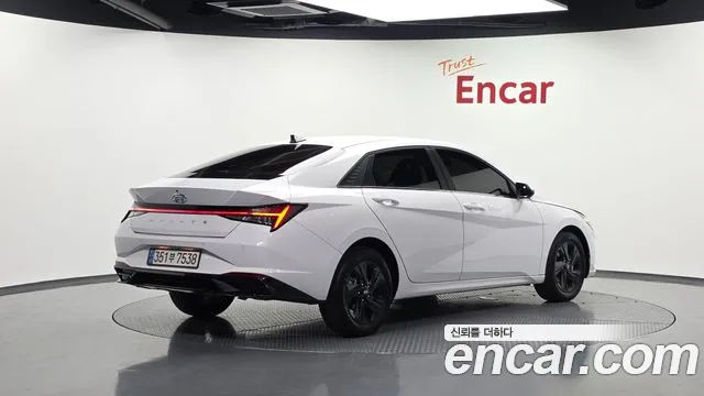 Hyundai Elantra 2023 thumb 4