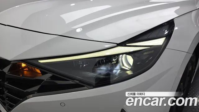 Hyundai Elantra 2023 thumb 10
