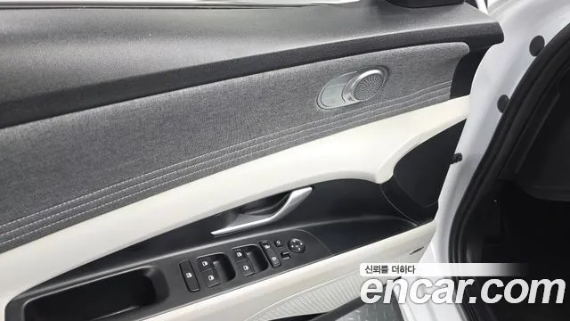 Hyundai Elantra 2023 thumb 9