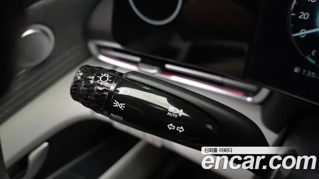 Hyundai Elantra 2023 thumb 3