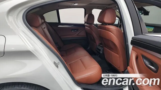 BMW 5 серии 2016 thumb 2