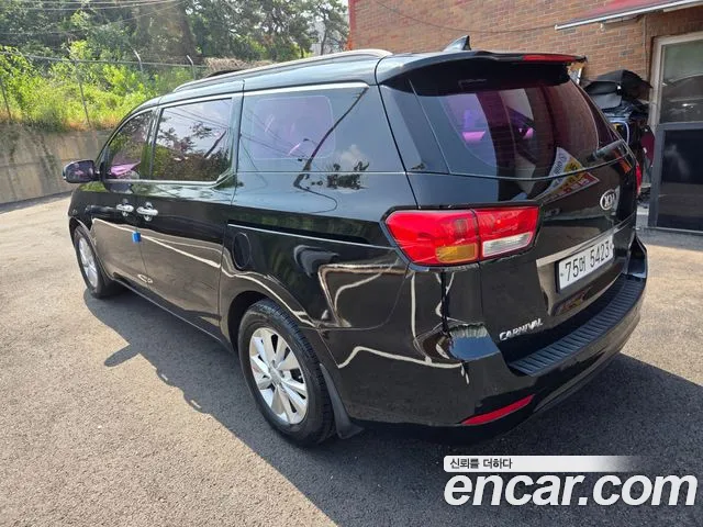 Kia Carnival 2014 thumb 9