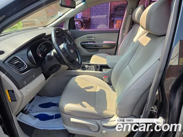 Kia Carnival 2014 thumb 4