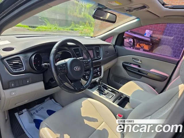 Kia Carnival 2014 thumb 10