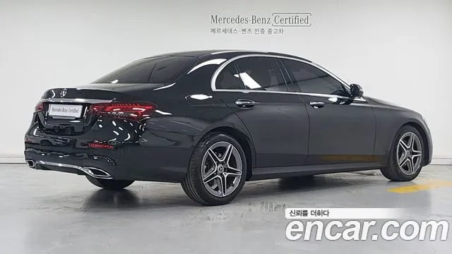Mercedes-Benz E-Class 2023 thumb 2