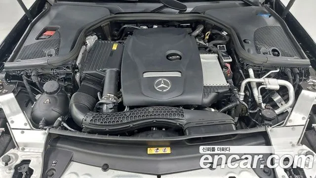 Mercedes-Benz E-Class 2023 thumb 6