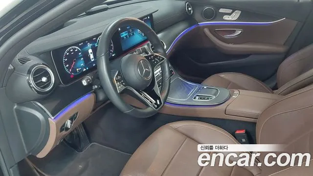 Mercedes-Benz E-Class 2023 thumb 9