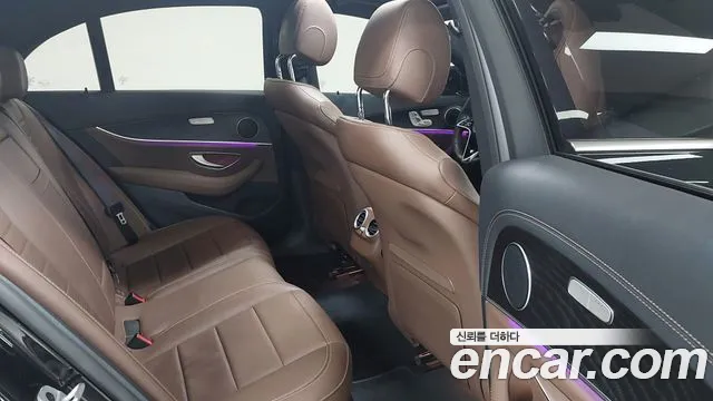 Mercedes-Benz E-Class 2023 thumb 10