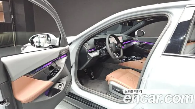 BMW 5 серии 2025 thumb 3