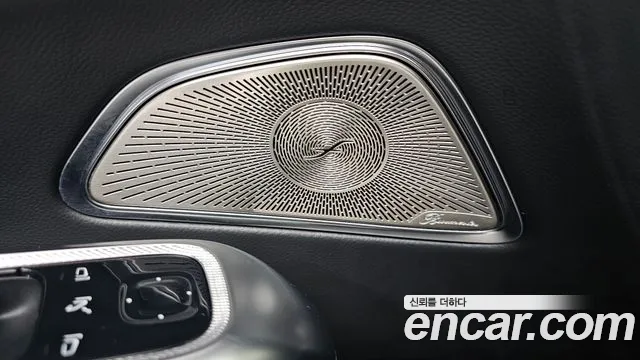 Mercedes-Benz E-Class 2025 thumb 8